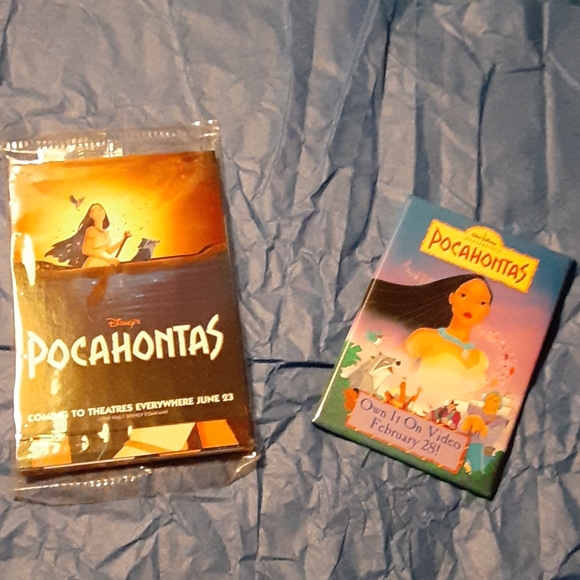 Disney Pocahontas Collector cards and pin - Picture 1 of 4